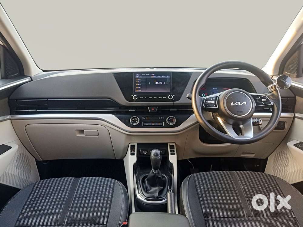 Kia Carens G 1.5 6mt Premium (o) 7-seater, 2023, Petrol