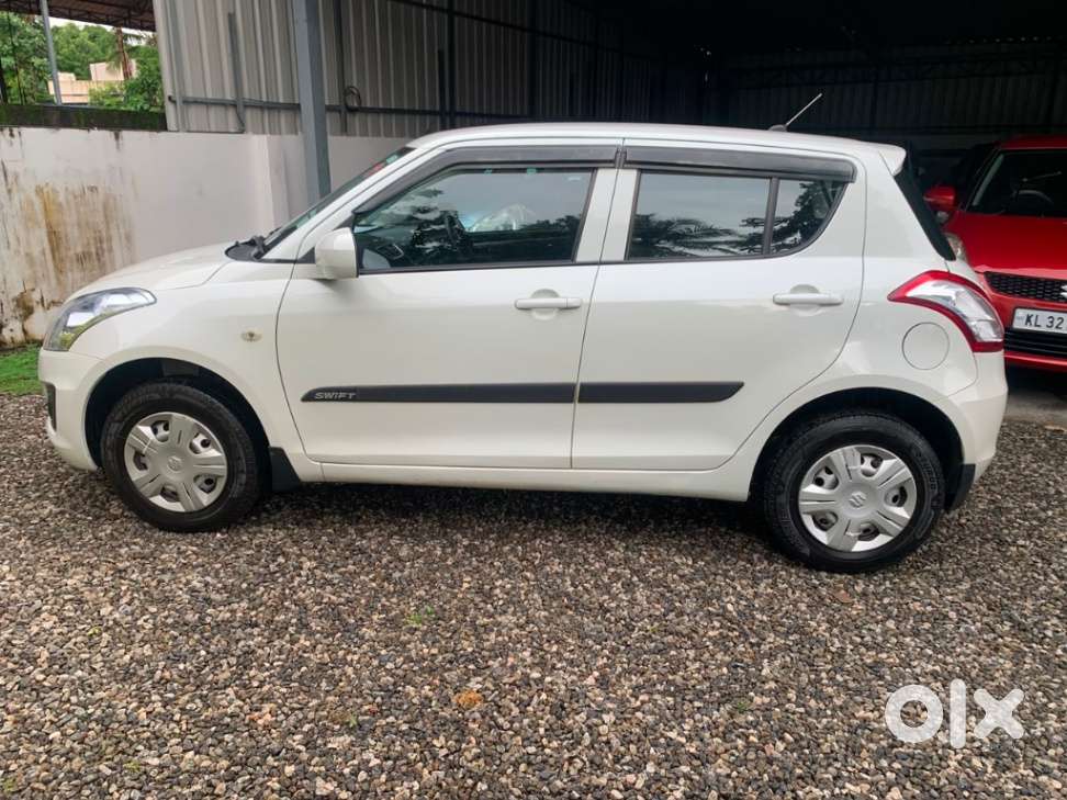 Maruti Suzuki Swift Lxi Optional-o, 2017, Petrol