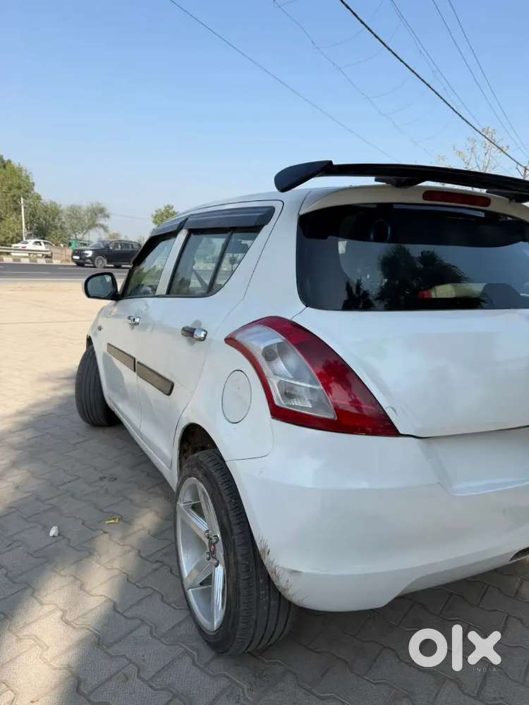 Maruti Suzuki Swift 2013 Cng & Hybrids Well Maintained