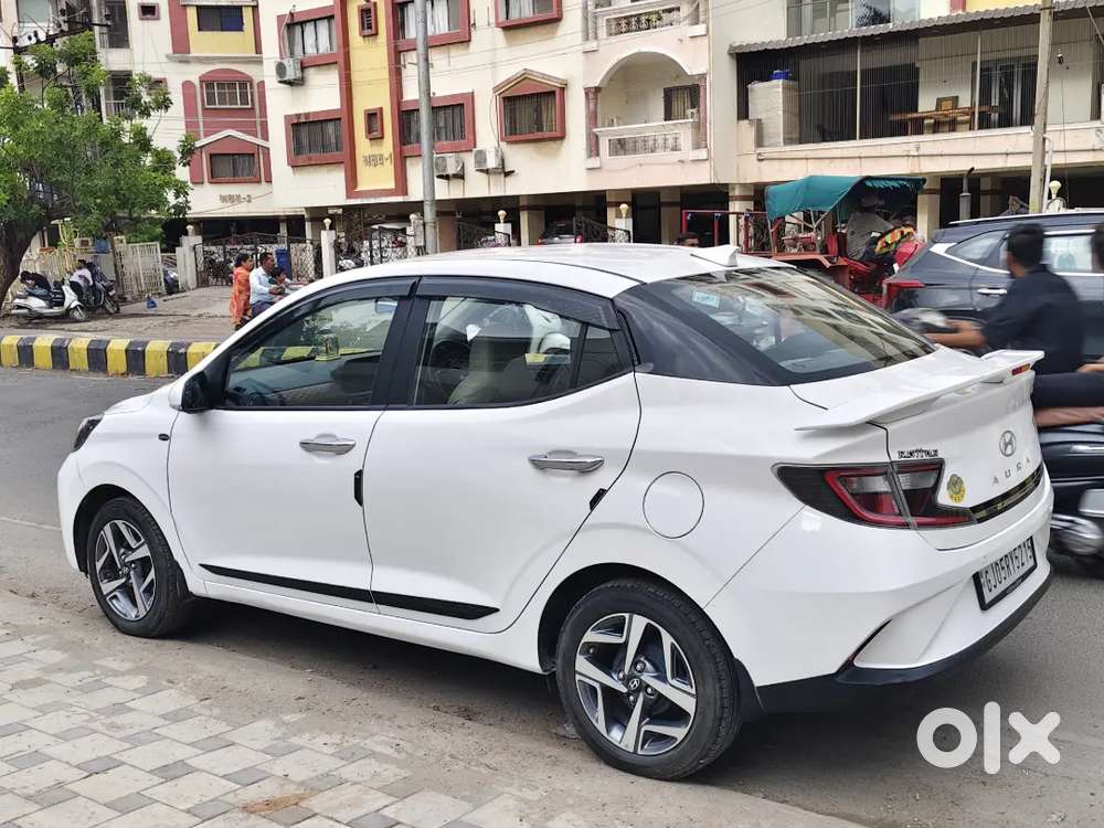 Hyundai Aura Top Model Cng