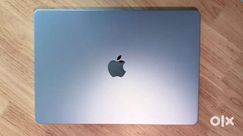 APPLE MACBOOK AIR BRAND NEW  M4 256GB IN WARRENTY