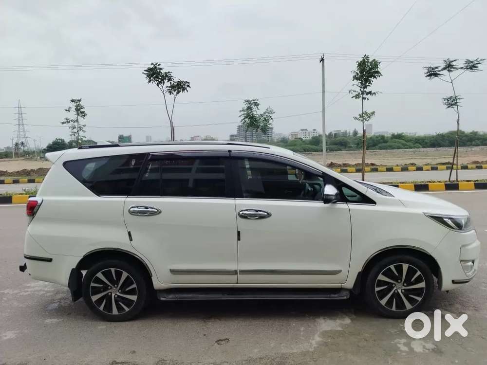 Toyota Innova Crysta [2020-ongoing] 2.4 Zx 7 Str, 2023, Diesel