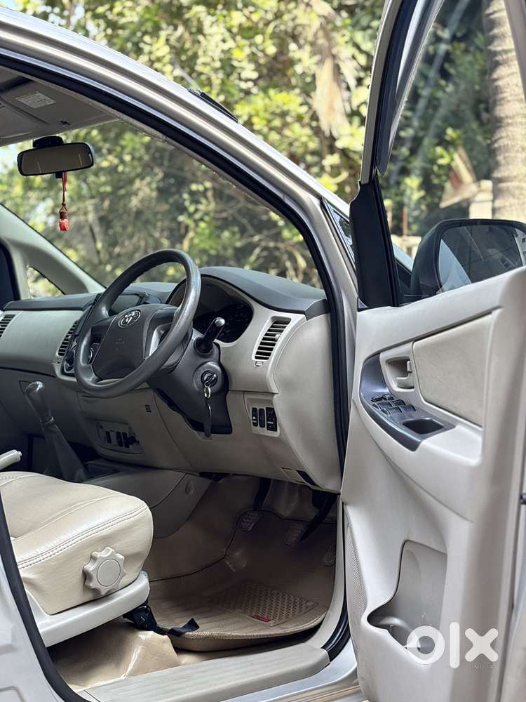 Toyota Innova 2.5 G (diesel) 7 Seater Bs Iv, 2013, Diesel