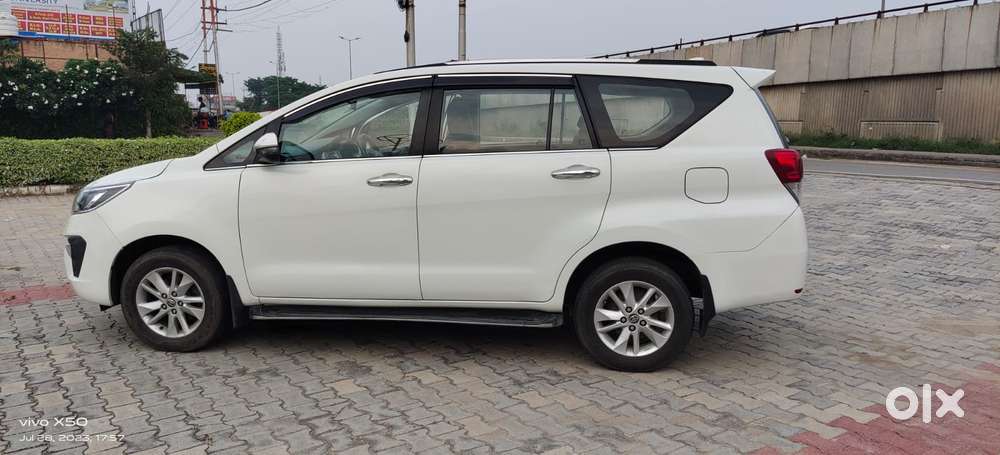 Toyota Innova Crysta 2.4 V 8 Str, 2018, Diesel
