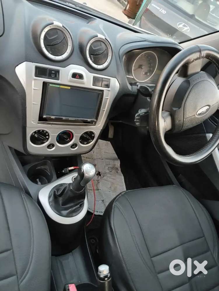 Ford Figo 2014 Diesel 129000 Km Driven White Colour