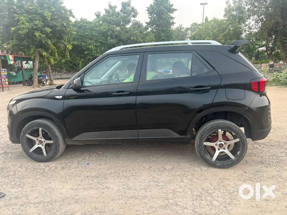 Hyundai Venue Mt Petrol 2024