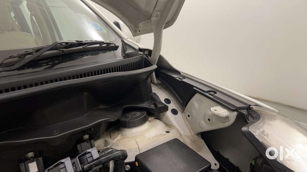 Maruti Suzuki Ertiga Zxi At, 2023, Petrol