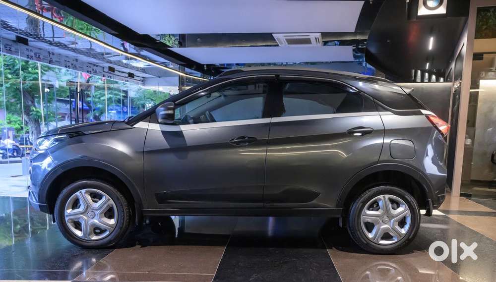 Tata Nexon 1.2 Revotron Xma Amt (s), 2023, Petrol
