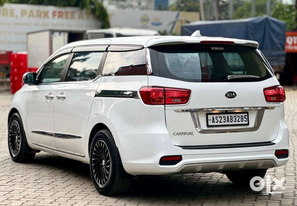 Kia Carnival Premium, 2021, Diesel