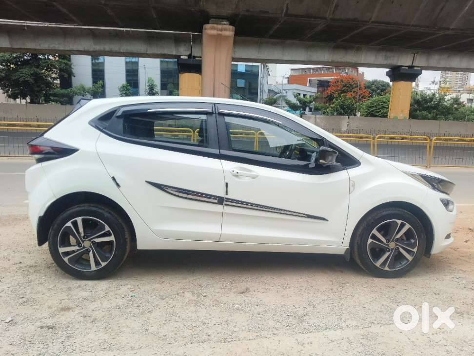 Tata Altroz Xma Plus (s), 2023, Petrol