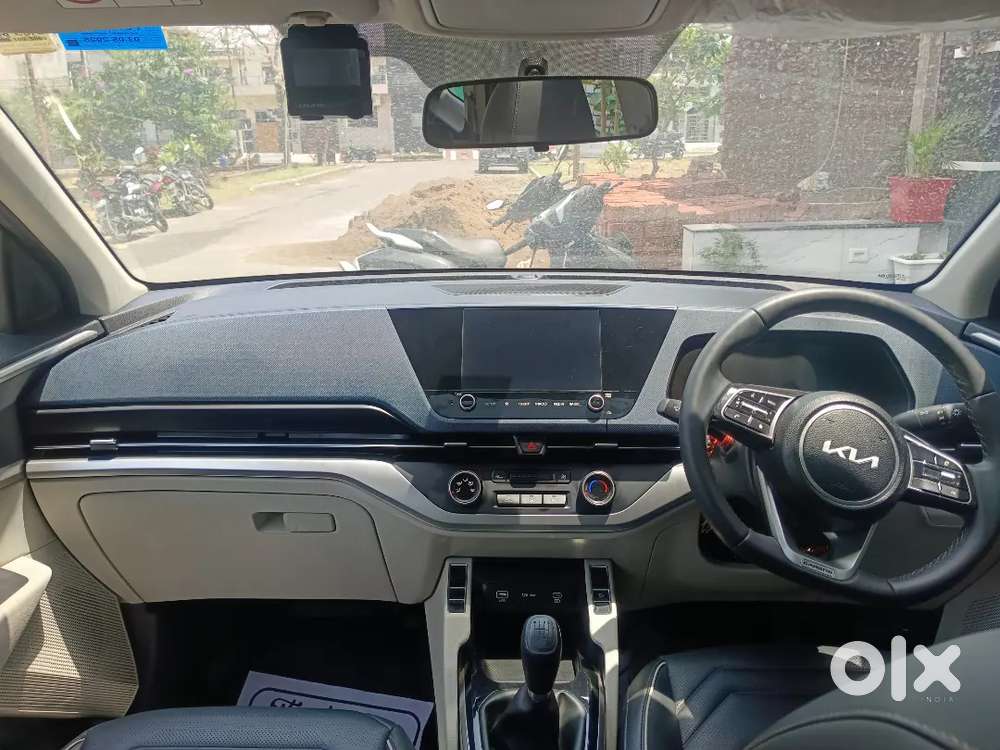 Excellent Condition Kia Carrens