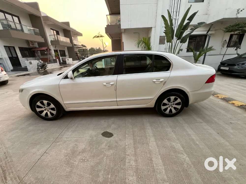 Skoda Superb 2012