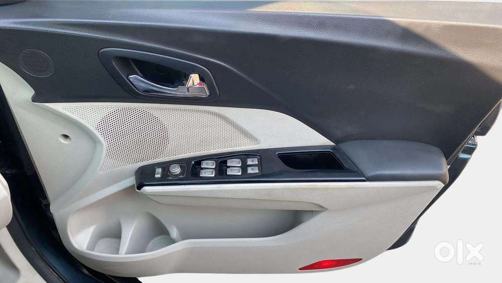 Mahindra Xuv300 W8 Option, 2019, Petrol