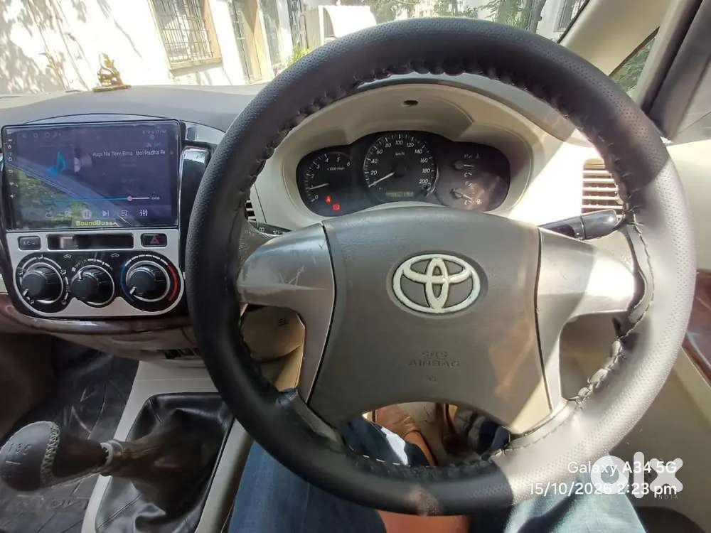 Toyota Innova 201