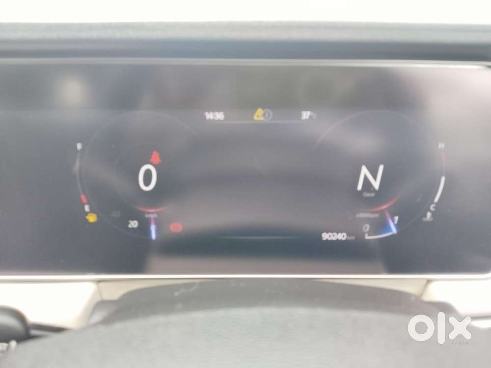Mahindra Xuv700 2.0 Ax 5 Petrol Mt 7 Str, 2022, Petrol