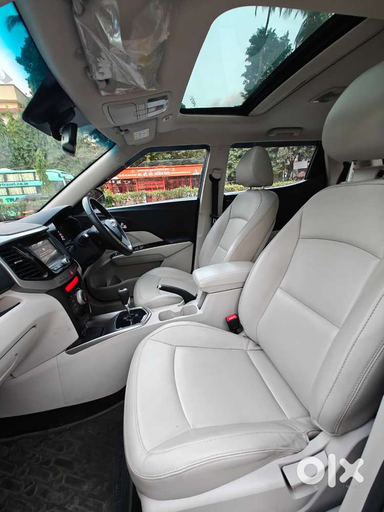 Mahindra Xuv300 W8 (o) 1.5 Diesel Amt, 2022, Diesel