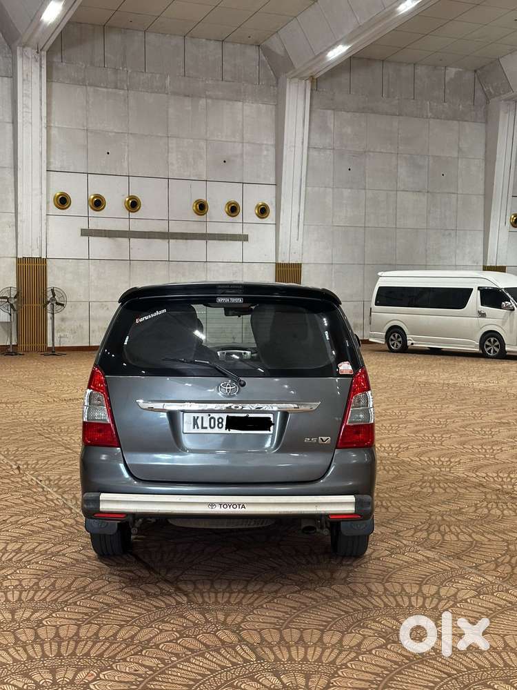 Toyota Innova 2009-2011 2.5 E 7 Str, 2012, Diesel