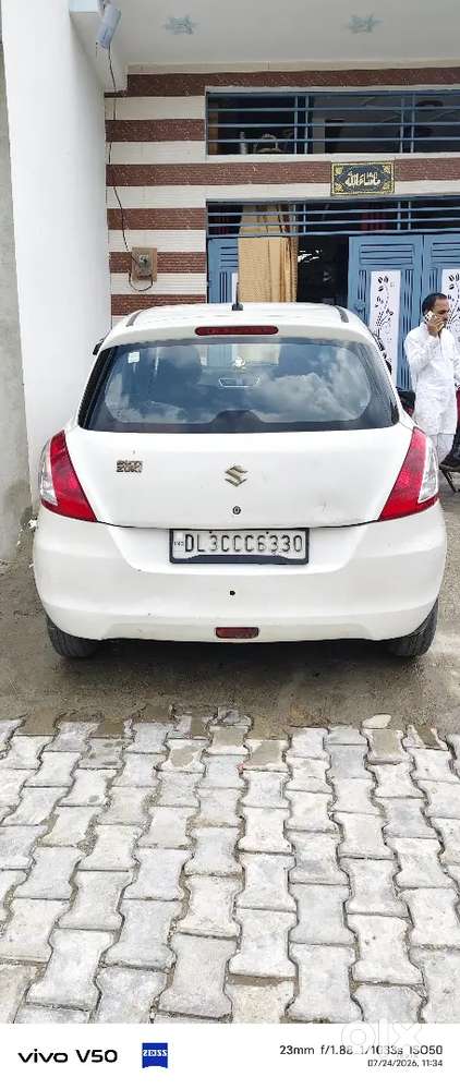 Maruti Suzuki Swift Vxi 2015