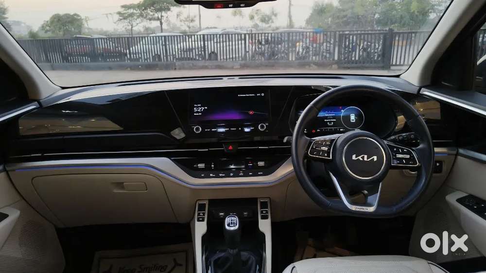 Kia Carens Luxury 1.5 Diesel 6mt Demo Vehicle