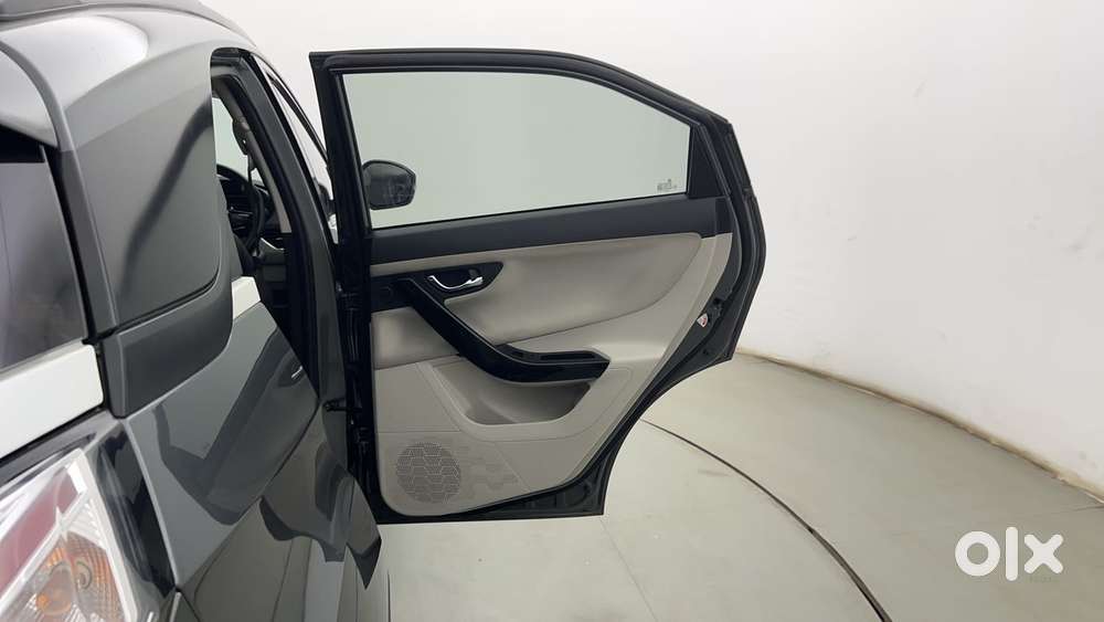 Tata Nexon 1.5 Revotorq Xza Plus S Amt, 2023, Petrol