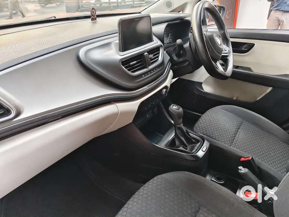 Tata Altroz Xm Plus S Petrol 2024
