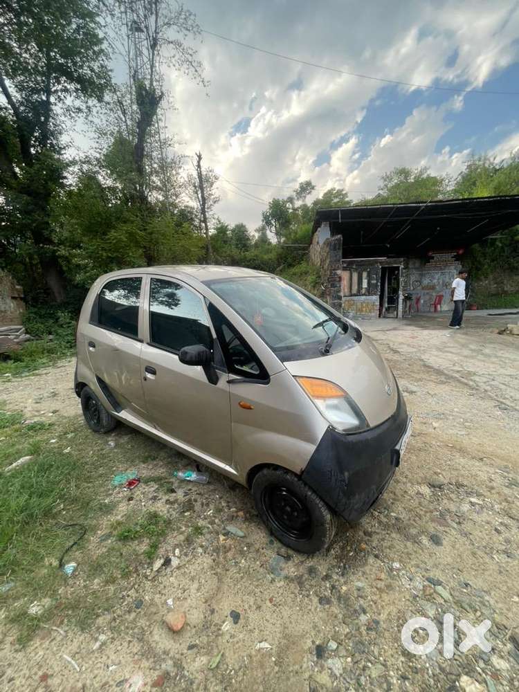 Tata Manual Petrol Car 2012