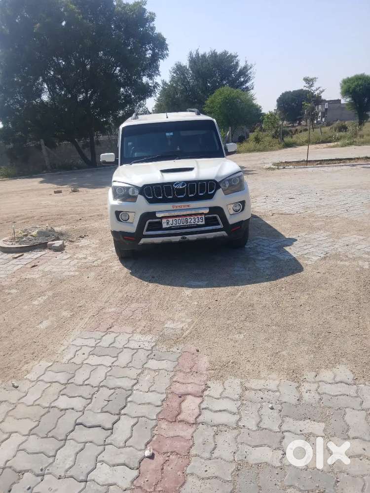 Mahindra Scorpio Diesel S11 दिसम्बर 2017