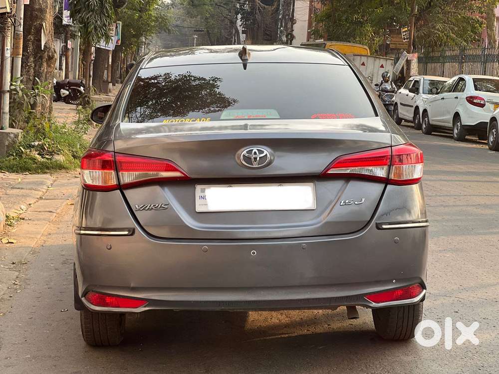 Toyota Yaris J Cvt, 2018, Petrol