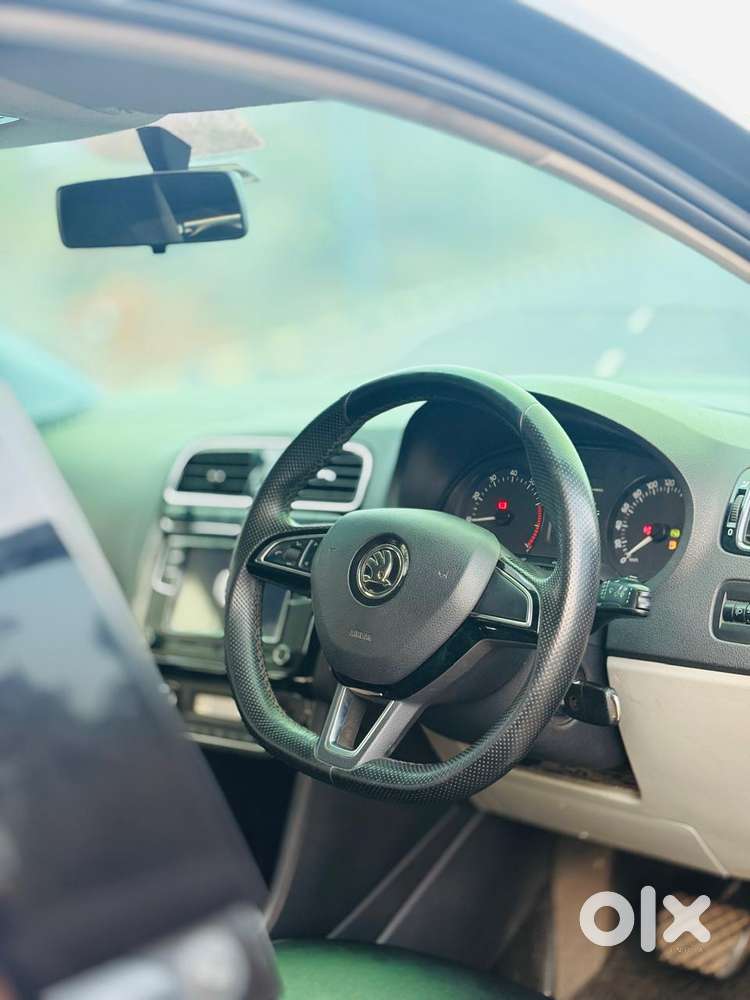 Skoda Rapid 1.0 Tsi Automatic, 2022, Petrol