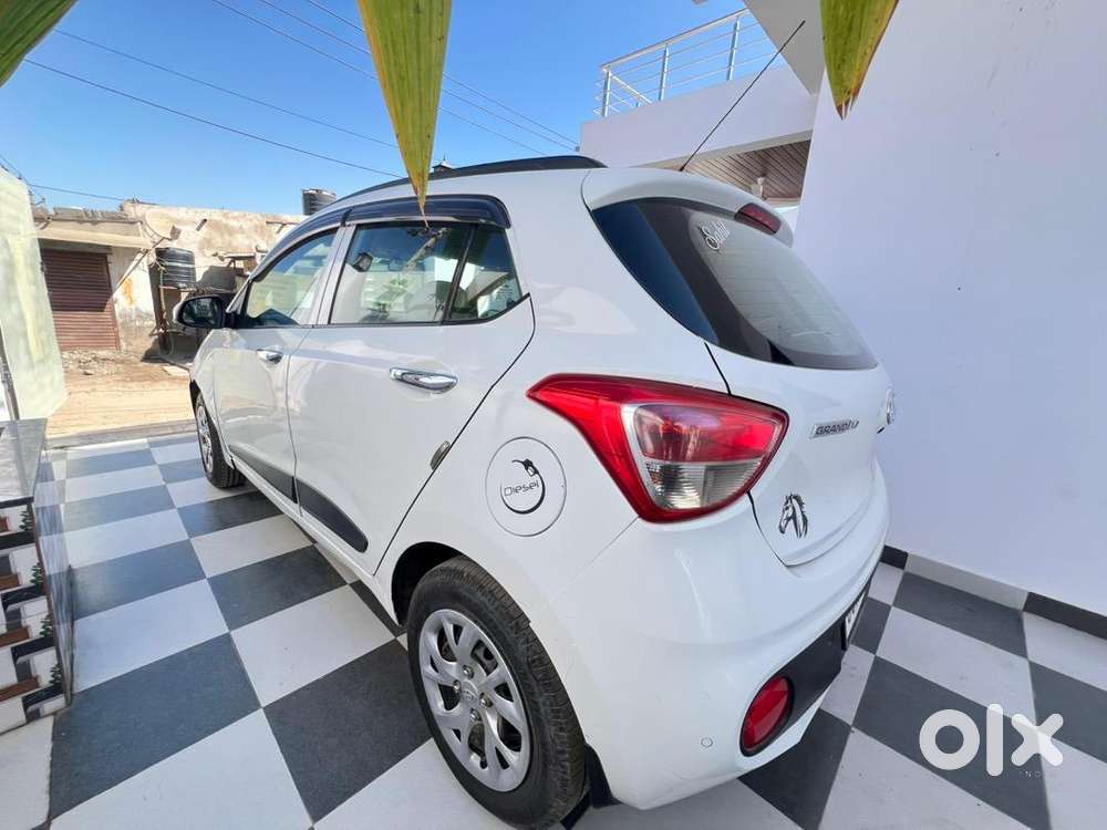 Hyundai Grand I10 2018 Diesel Well Maintained Insurance Over