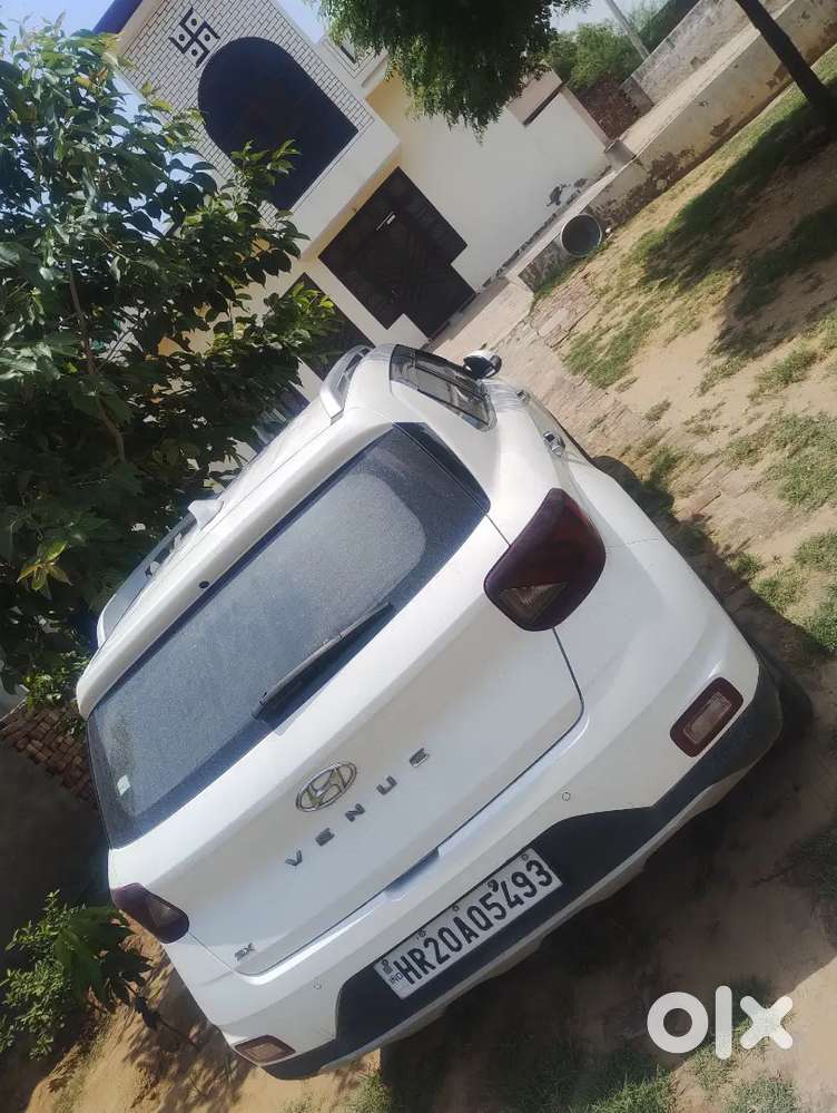 Hyundai Venue 2020 Diesel Manual Car Well Maintained