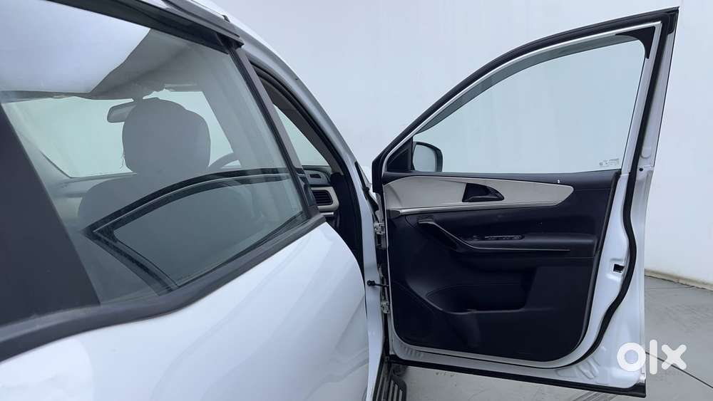 Mahindra Xuv700 2.2 Ax 5 Diesel Mt 7 Str, 2024, Diesel