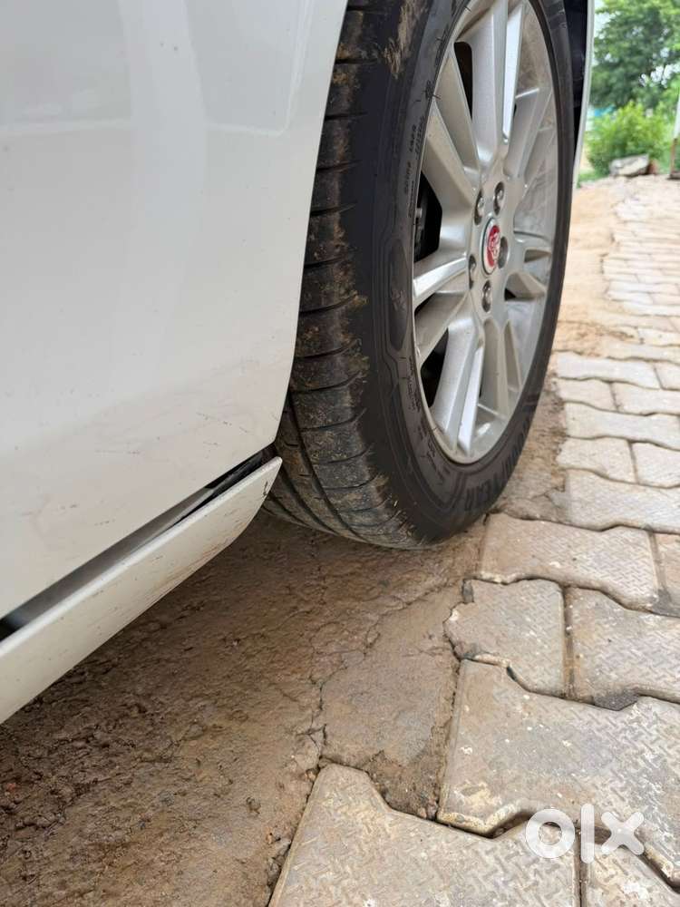 Jaguar Xe Diesel 13000 Km Driven