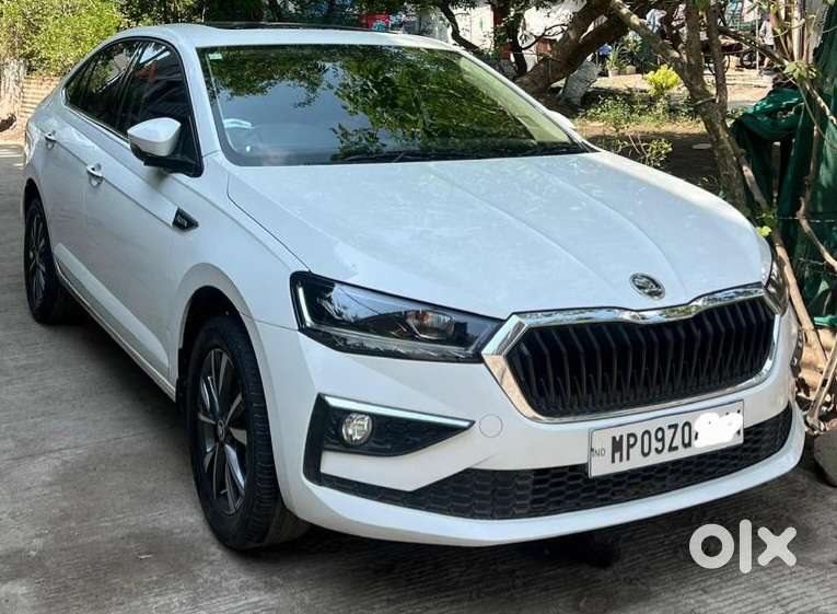 Skoda Slavia Style 1.0l Tsi Mt, 2023, Petrol