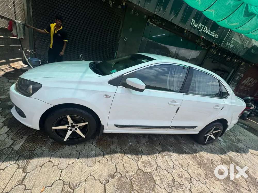 Volkswagen Vento 2013 Petrol Highline Automatic