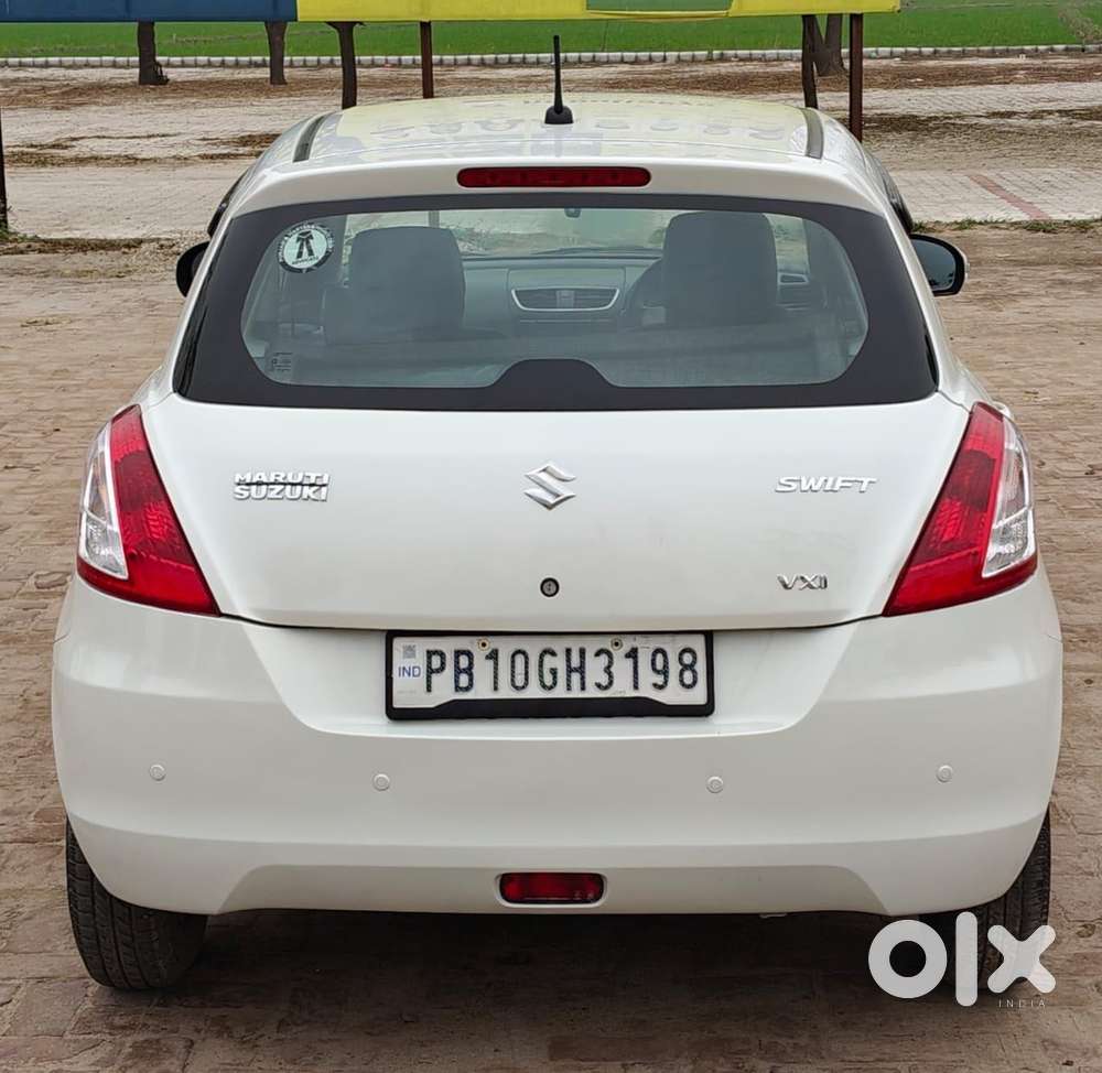 Maruti Suzuki Swift Vxi Abs Bsiv, 2017, Petrol