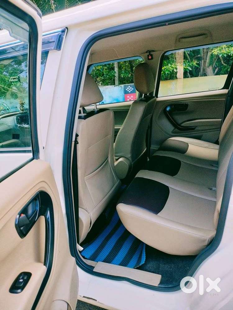 Mahindra Tuv 300 Plus P4, 2024, Diesel