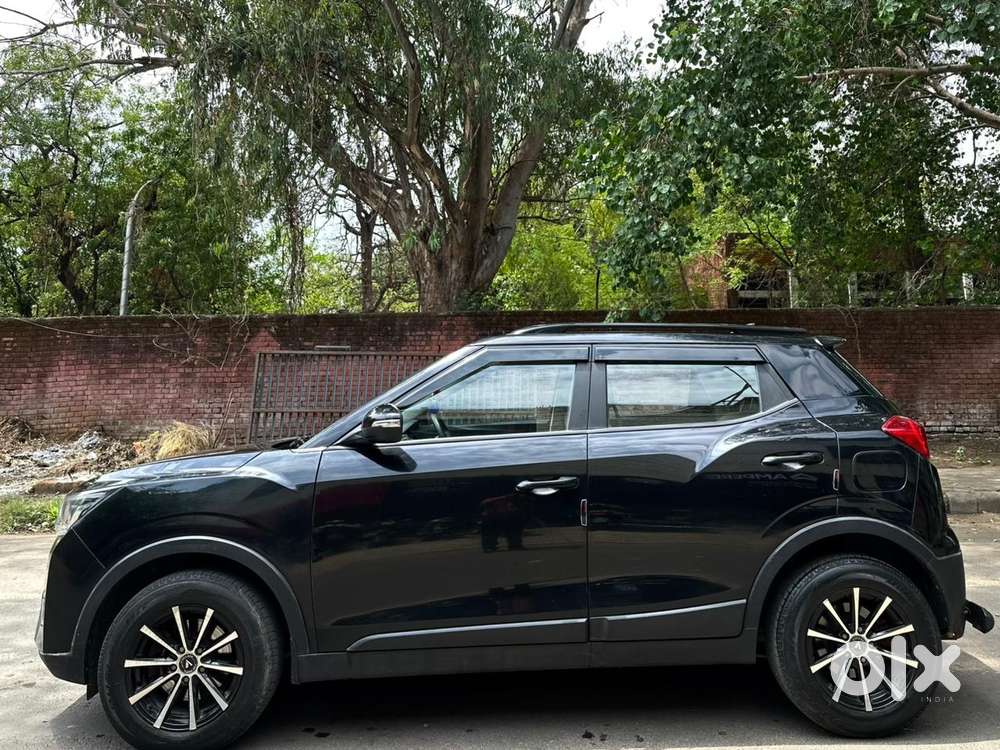 Mahindra Xuv300 W8 Option Dual Tone Diesel, 2023, Diesel