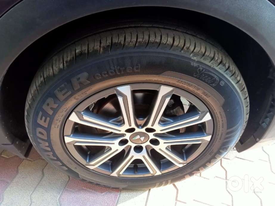 Mahindra Xuv700 2.2 Ax 7 Diesel Mt Luxury Pack Str, 2022, Diesel