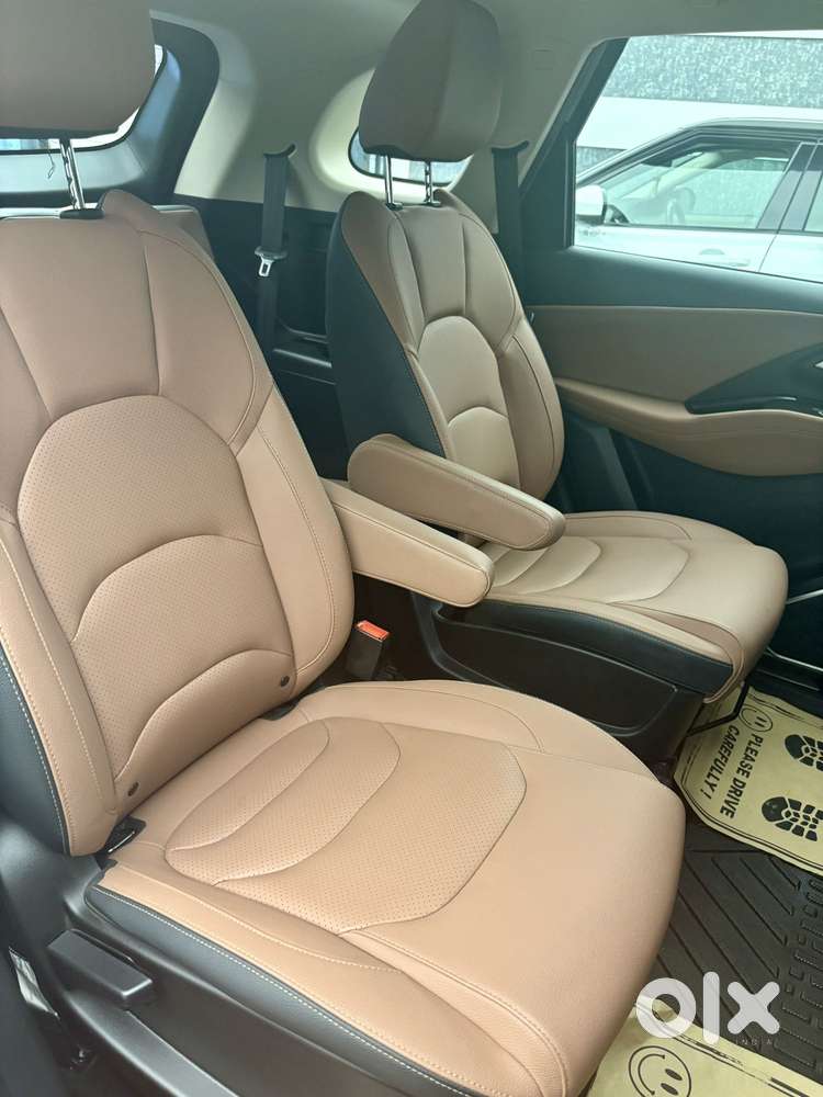 Mg Hector Plus Sharp Pro 1.5 Turbo Petrol Cvt 6 Str, 2023, Petrol