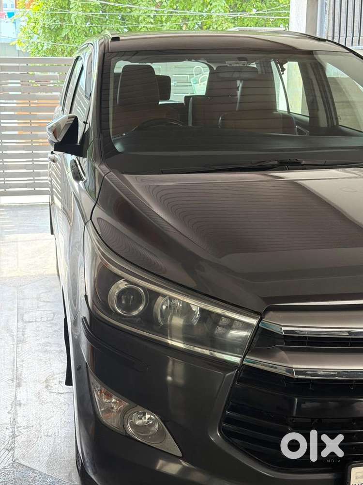 Toyota Innova Crysta 2018 Petrol 24000 Km Only Used To Droplady Driven