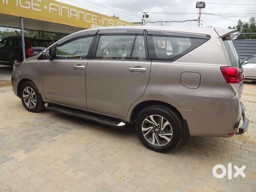 Toyota Innova Crysta 2.8 Gx At 8s, 2022, Diesel