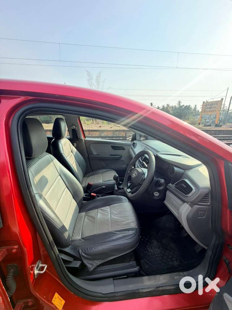 Tata Altroz 1.2 Xe, 2020, Petrol