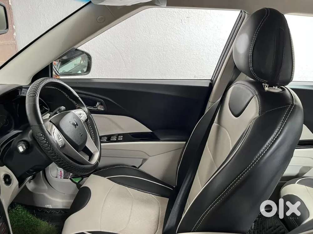 Mahindra Xuv300 2023 Petrol 11879 Km Driven