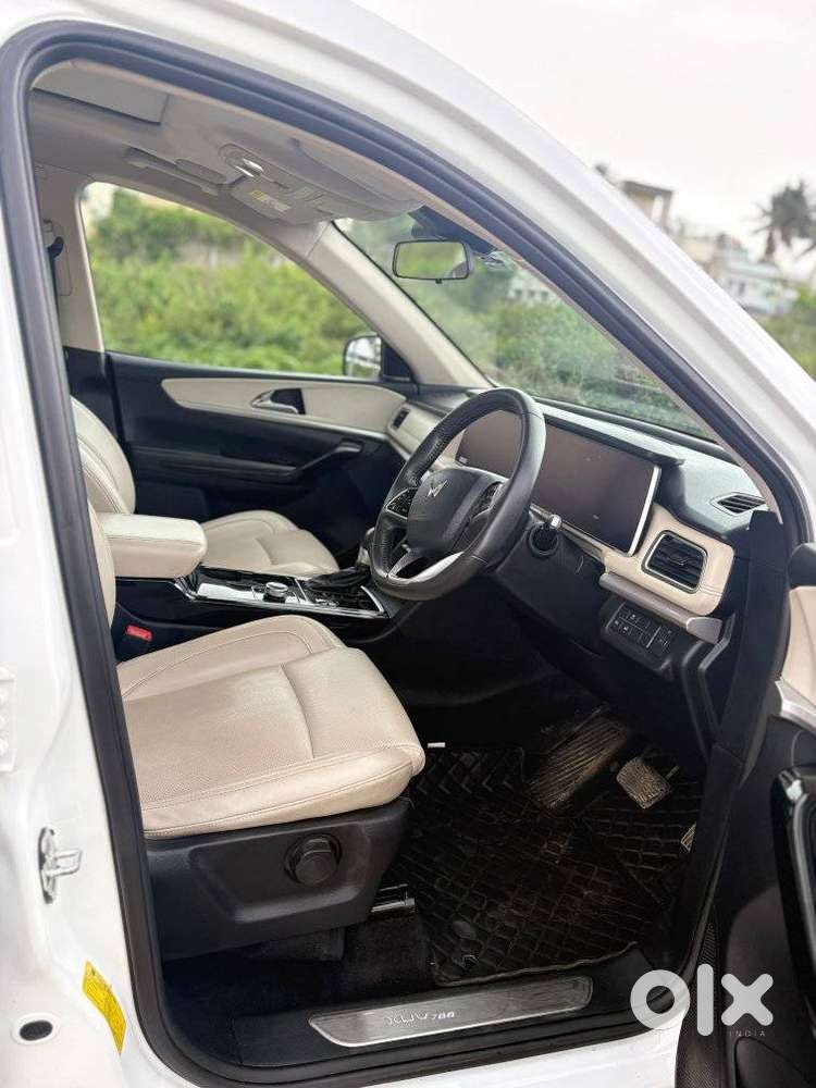 Mahindra Xuv700 2.2 Ax 7 Diesel At Str, 2023, Diesel