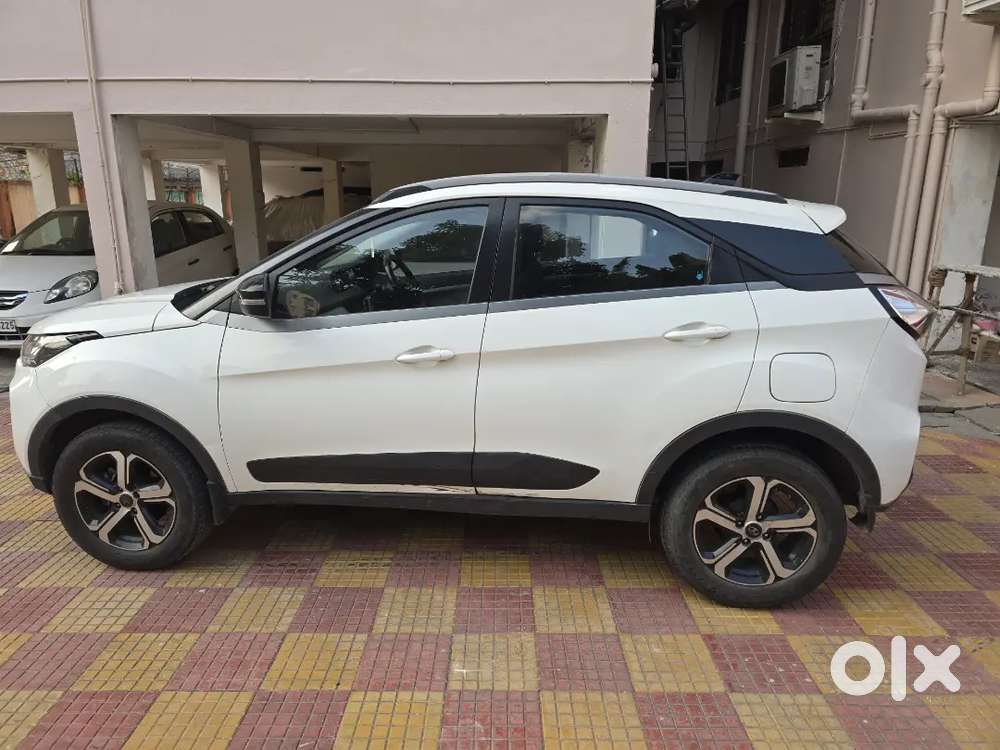 2022 Tata Nexon Xza+ (o) Amt Petrol Top-end Automaticcalgary White