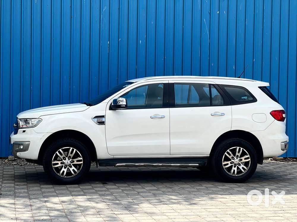 Ford Endeavour 2.2 Titanium At 4x2, 2016, Diesel