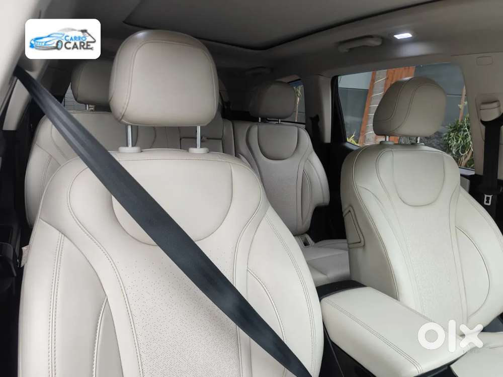 Mahindra Xuv700 2.2 Ax 7 Diesel At Luxury Pack Str Awd, 2022, Diesel