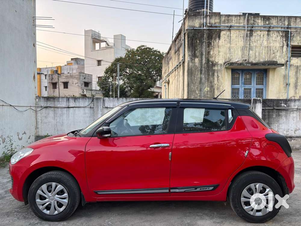Maruti Suzuki Swift Vxi + Manual, 2018, Petrol