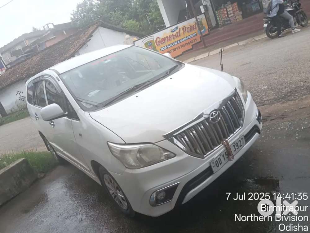 Toyota Innova 2014 Diesel 130000 Km Driven